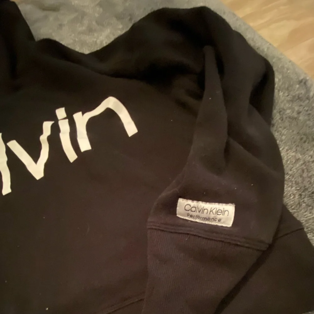 Calvin Klein  Women Black Hoodie Crop Top size large - Picture 3 of 4